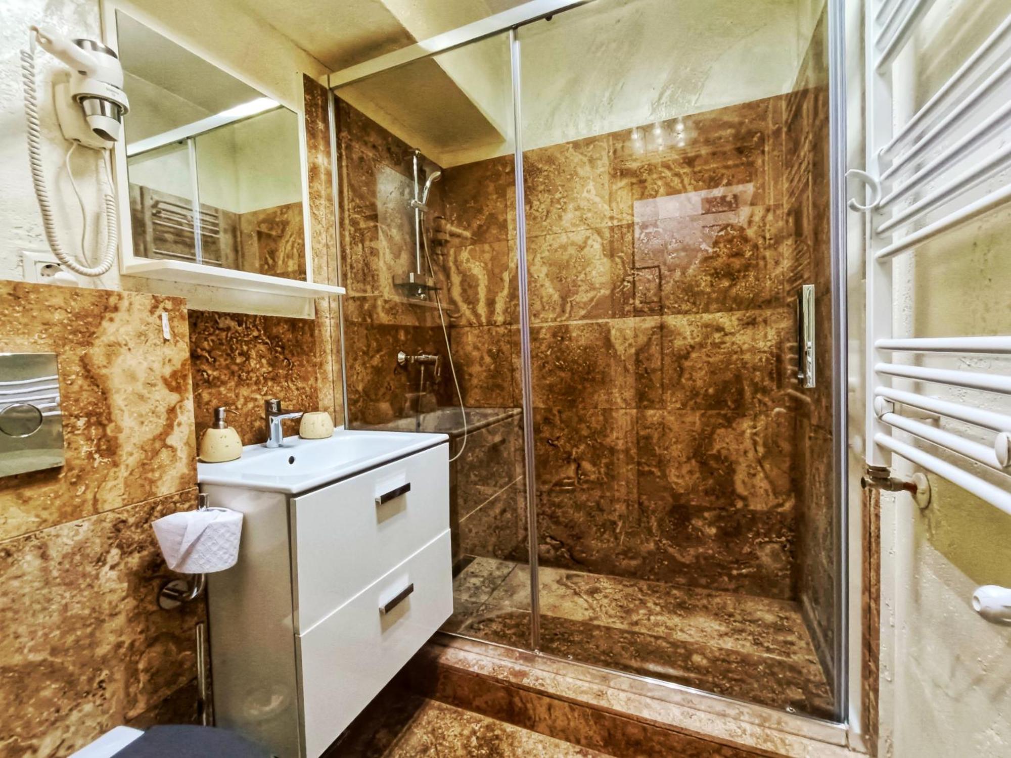 Airport High Class & Parking Apartamento Iasi Exterior foto